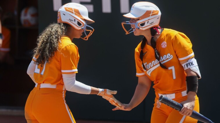 our-latest-college-softball-poll:-how-do-the-top-teams-stack-up-after-week-10?