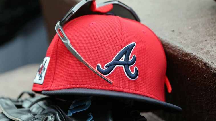 braves-sideline-reporter’s-effort-to-get-woman’s-phone-number-sparks-contentious-online-debate