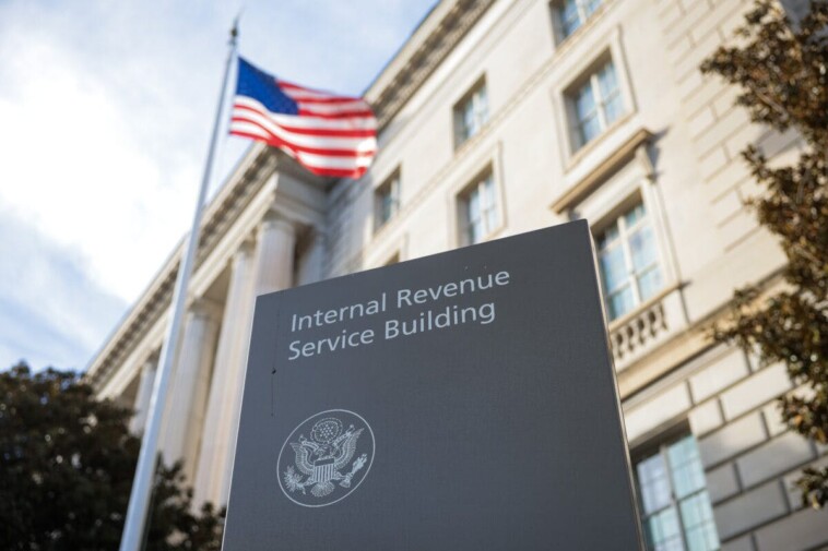 tax-day-miracle:-over-20k-irs-employees-took-trump’s-second-buyout-offer