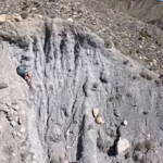 hiker-who-was-hanging-from-cliff-with-‘death-grip’-is-rescued-in-death-defying-video