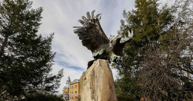 hillsdale-trolls-harvard-over-federal-funding-fight:-‘refuse-taxpayer-money’