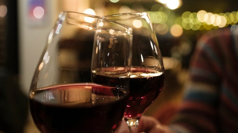 russia-linked-hackers-targeting-european-diplomats-with-invites-to-bogus-wine-tasting-events