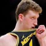 michigan-star-7-footer-wolf-to-enter-nba-draft