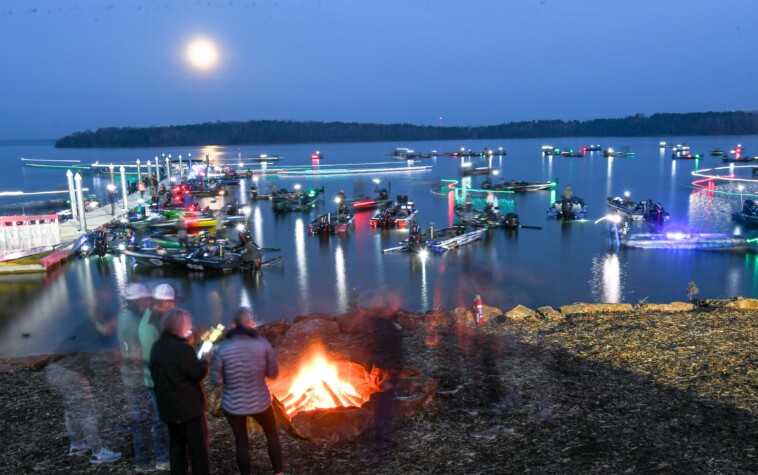 boat-accident-leaves-3-dead,-3-injured-at-major-league-fishing-tournament-in-alabama