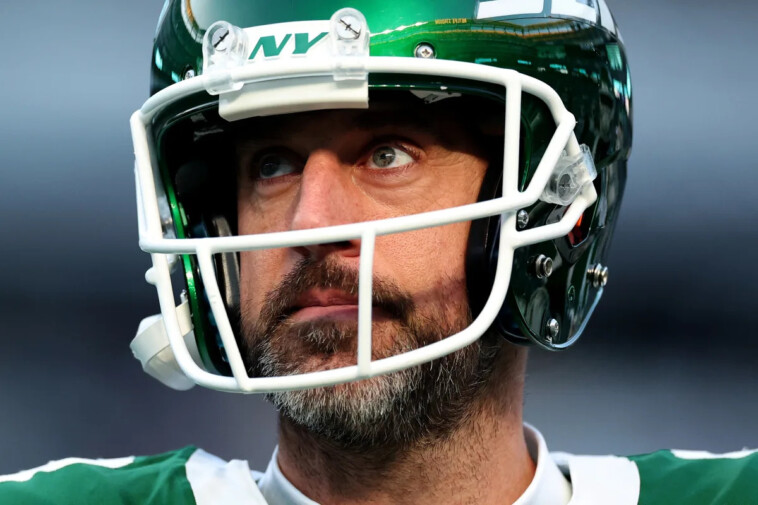 aaron-rodgers-doesn't-sound-ready-to-make-a-decision,-focused-on-his-personal-life
