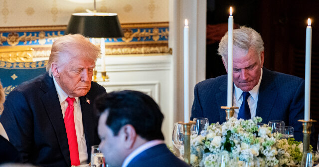 watch:-president-trump-joins-faith-leaders-for-white-house-easter-prayer-dinner