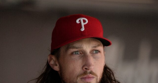 phillies-pitcher-who-looks-like-nicolas-cage-has-custom-declaration-of-independence-mitt