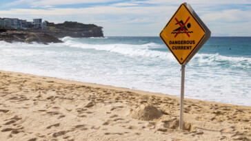 australia-issues-warning-to-swimmers-after-four-drown-during-easter-weekend