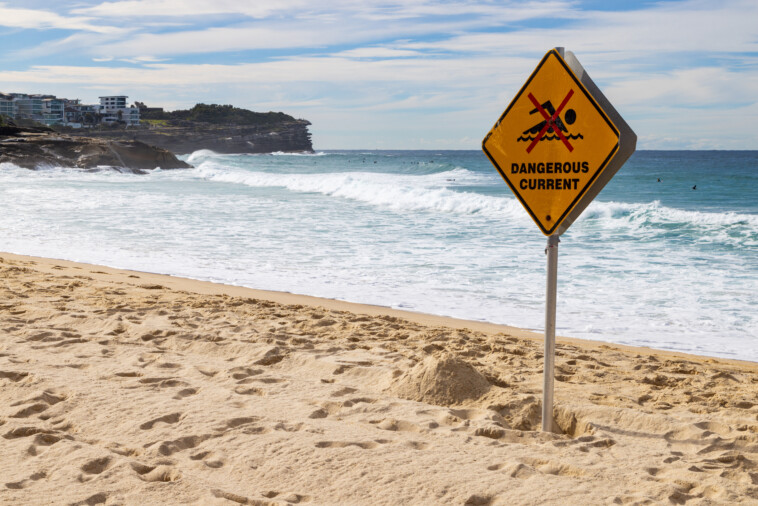 australia-issues-warning-to-swimmers-after-four-drown-during-easter-weekend