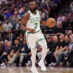 c’s-star-brown-looks-‘good’-despite-knee-bruise