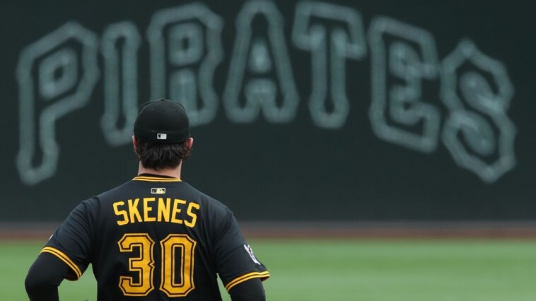 pirates-fans-flock-to-secure-skenes-bobbleheads