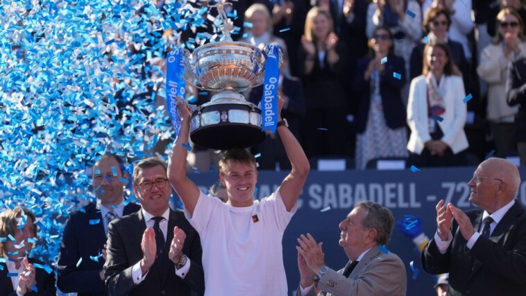 rune-stuns-alcaraz-to-win-barcelona-open-title