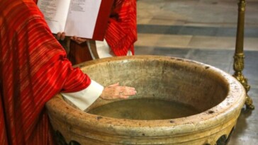 christian-revival:-record-number-of-adults-baptized-in-france-on-easter