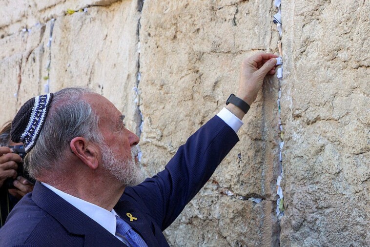 mike-huckabee-starts-role-as-us.-ambassador-to-israel:-‘calling-from-god-himself’