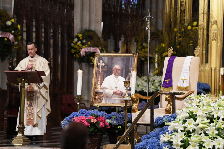 nyc-mourners-share-memories-of-pope-francis-and-reflect-on-his-2015-big-apple-visit:-‘amazing-soul’