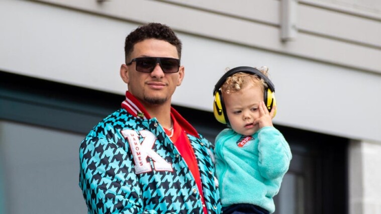 patrick-mahomes-discusses-why-he-got-viral-haircut,-reflects-back-on-nfl-draft-experience