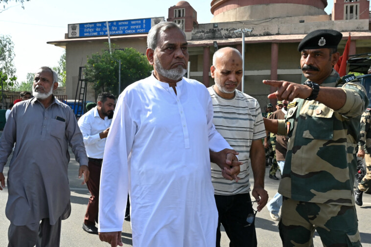 pakistan-cancels-visas-for-indian-nationals,-suspends-trade,-closes-airspace-after-kashmir-attack