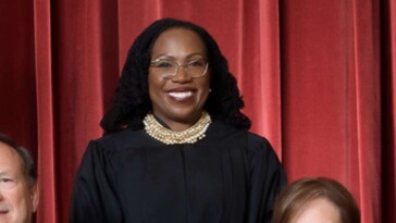 support-grows-for-requiring-supreme-court-justices-to-pass-cognitive-tests