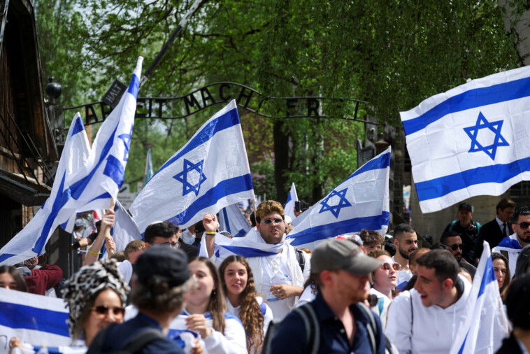 oct.-7,-holocaust-survivors-march-in-auschwitz-80-years-after-death-camp’s-liberation