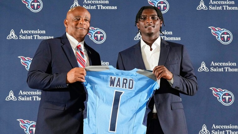 warren-moon-gives-titans’-no.-1-overall-pick-cam-ward-his-retired-jersey-number