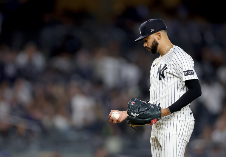 devin-williams-demoted-from-closer-role-after-awful-start-to-yankees-career