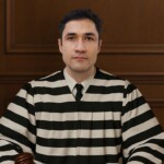 trump-issues-new-striped-robes-for-federal-judges