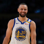 warriors-star-stephen-curry-wins-nba's-teammate-of-the-year-award