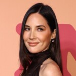 olivia-munn-faces-wrath-of-parenting-police-after-toddler-goes-shoeless-on-new-york-city-streets
