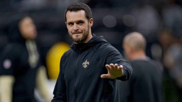 carr-confirms-shoulder-injury,-rips-speculation