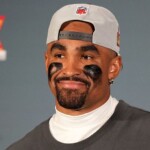 eagles’-jalen-hurts-skipping-trump-visit-as-teammate-spends-time-with-him-at-golf-course