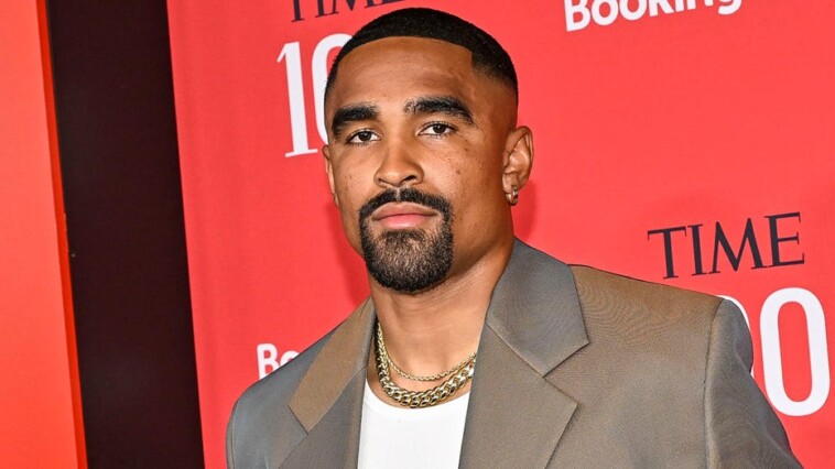 eagles’-jalen-hurts-receives-praise-from-super-bowl-champ-for-skipping-trump-visit