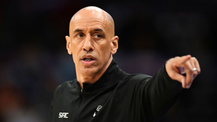 sources:-kings-finalizing-deal-for-christie-as-hc