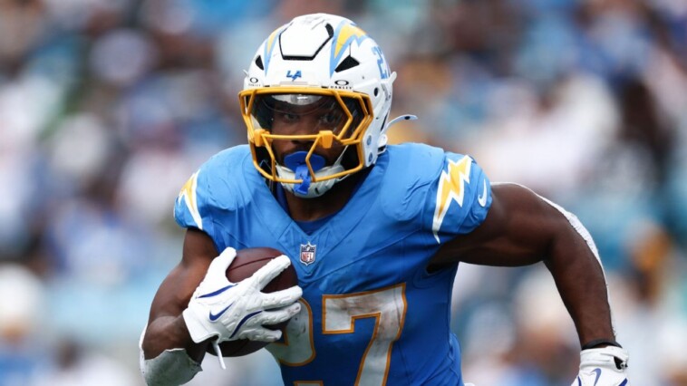 rb-dobbins-receives-rare-ufa-tender-from-bolts