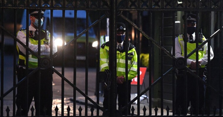 man-attempts-to-break-into-israeli-embassy-in-london,-charged-with-‘terrorist-acts’