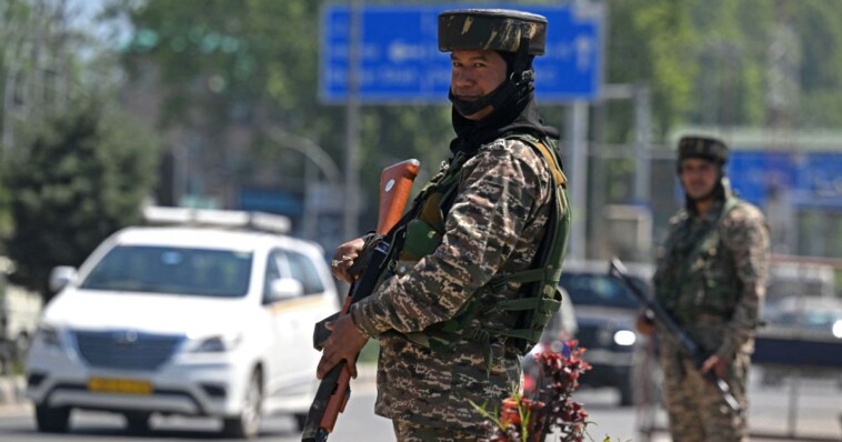 nuclear-powers-india,-pakistan-on-brink-of-war-–-armed-conflict-possible-within-hours
