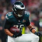2025-fantasy-football-rankings:-running-backs