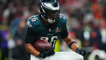 2025-fantasy-football-rankings:-running-backs