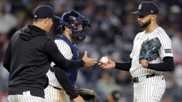 devin-williams’-former-brewers-teammate,-christian-yelich,-says-he’ll-be-‘fine’-amid-yankees-struggles