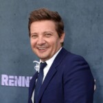 ‘avengers’-actor-jeremy-renner-says-he-briefly-died-after-snowplow-accident