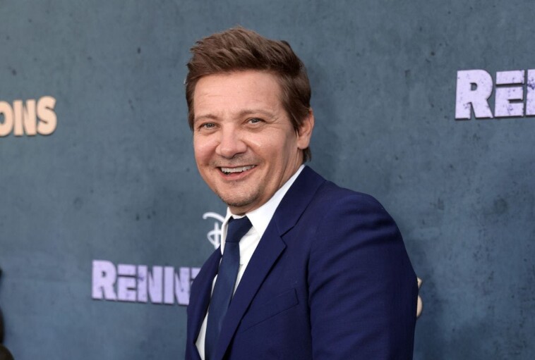 ‘avengers’-actor-jeremy-renner-says-he-briefly-died-after-snowplow-accident