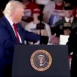 watch:-cnn’s-scott-jennings-gets-‘caught-up-in-the-moment’-when-trump-calls-him-to-rally-podium
