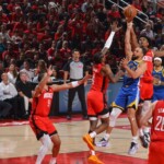 dubs-irked-as-rockets-take-aim-at-curry’s-thumb