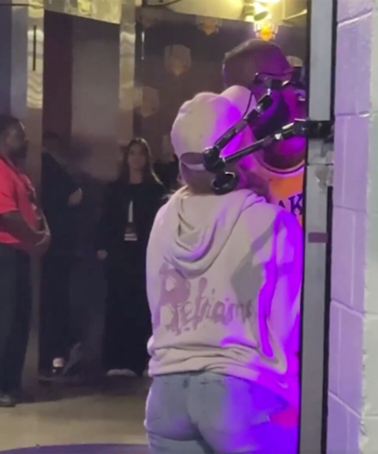 lebron-james-has-touching-moment-with-wife-savannah-after-lakers’-season-ending-loss