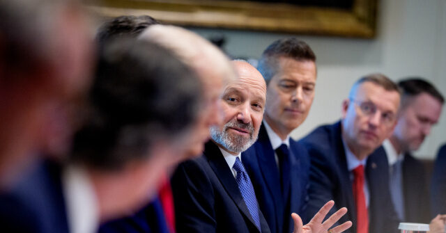 sec.-lutnick-pushes-$5-million-‘gold-card’-in-cabinet-meeting