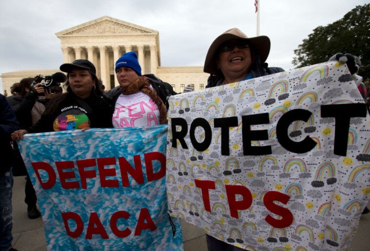 trump-admin-asks-supreme-court-to-revoke-legal-protections-for-350k-venezuelans