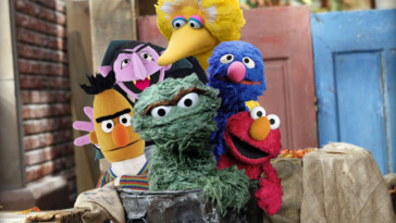 after-pbs-defunded,-all-sesame-street-characters-forced-to-move-in-with-oscar