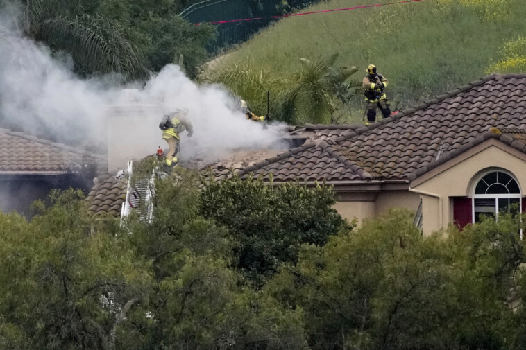 small-plane-crashes-into-simi-valley-neighborhood-in-southern-california