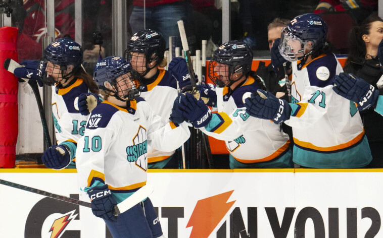 sirens-battle-but-fall-short-to-montreal-as-victoire-clinch-pwhl’s-top-seed