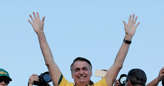jair-bolsonaro-joins-conservative-rally-against-doctor’s-orders