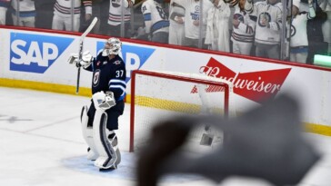 jets’-hellebuyck-posts-1st-playoff-shutout-since-’21